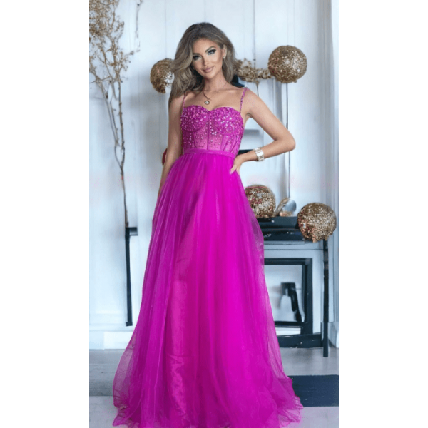 Svečana haljina ukrašena kristalima od tila